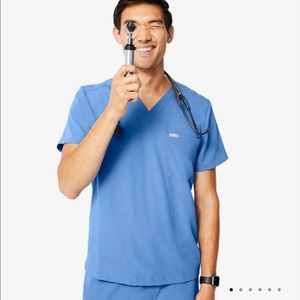 Chisec three pocket scrub top